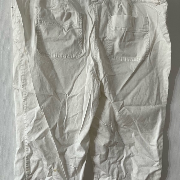 Chico’s Size 3 Women’s White Capri Pants 4 Pockets, Zip Up. Made - Picture 4 of 13
